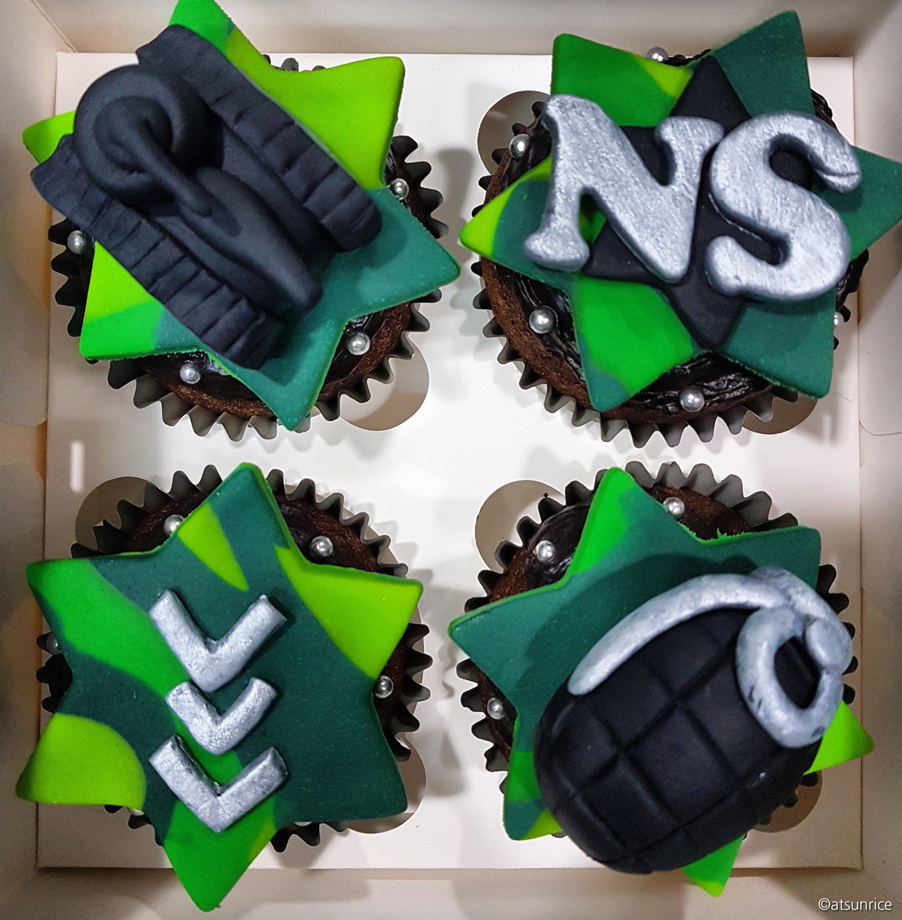 Anyone up for some army-designed cupcakes?

